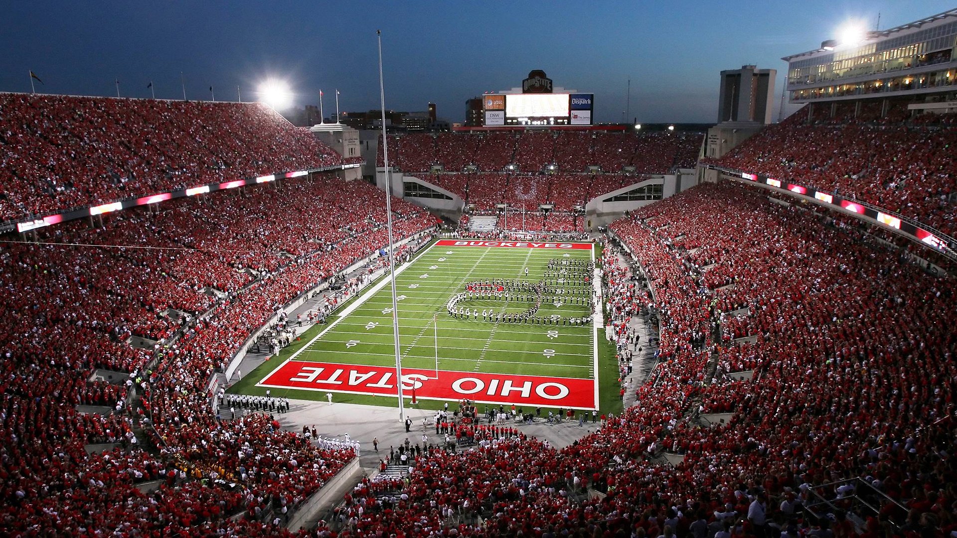 美术馆+太极清晨课 雕塑与太极招式同框